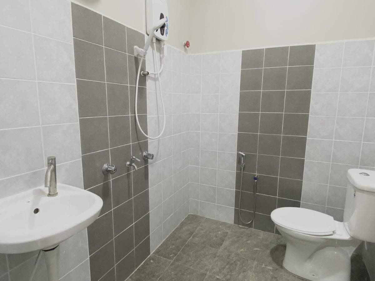 Sasuka Guesthouse Marang Luaran gambar