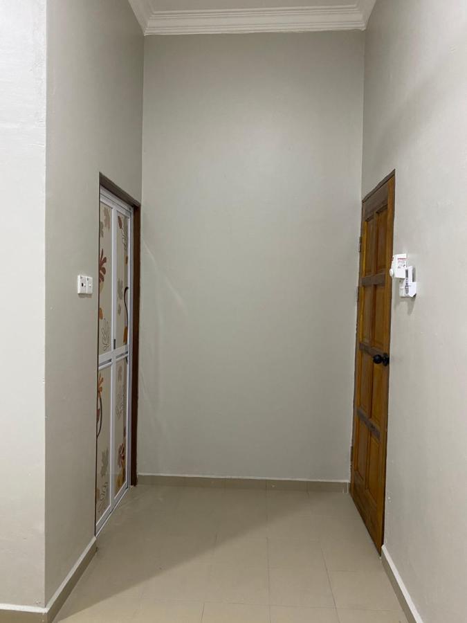 Sasuka Guesthouse Marang Luaran gambar