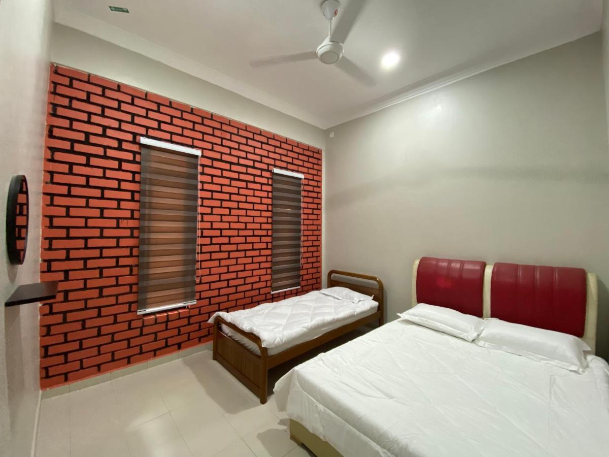Sasuka Guesthouse Marang Luaran gambar
