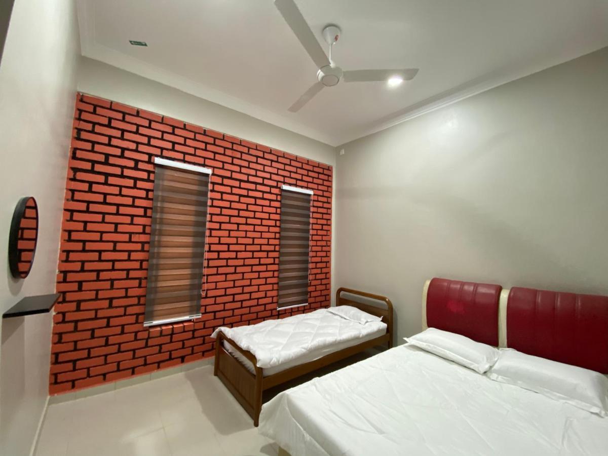 Sasuka Guesthouse Marang Luaran gambar