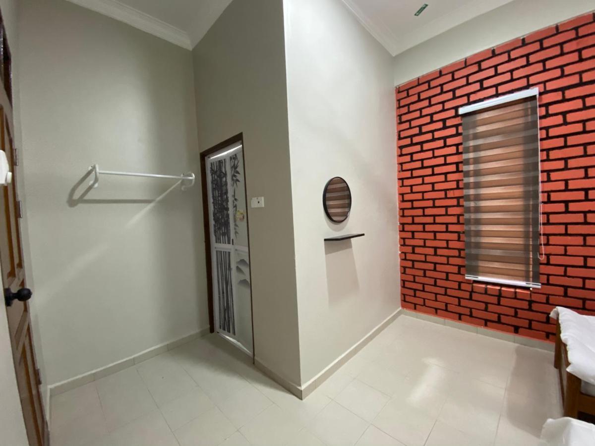 Sasuka Guesthouse Marang Luaran gambar