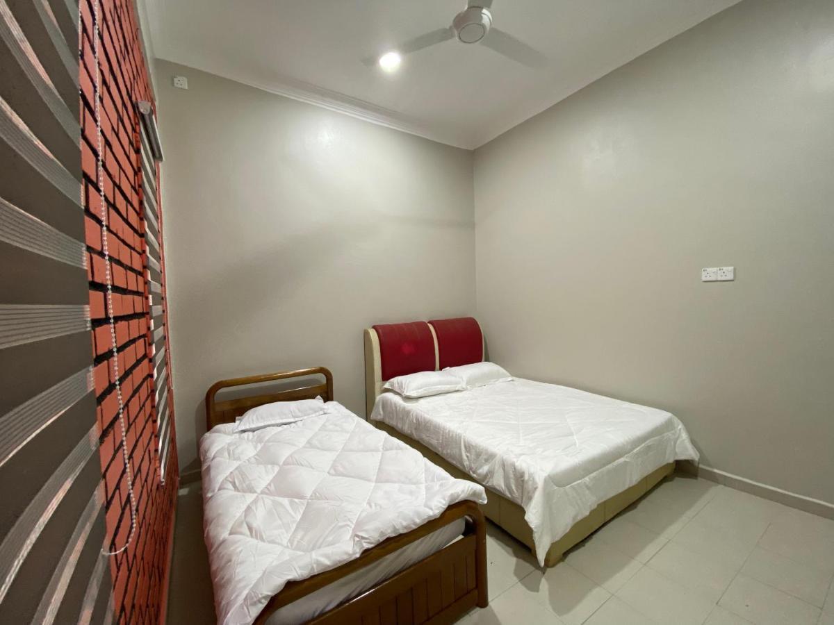 Sasuka Guesthouse Marang Luaran gambar