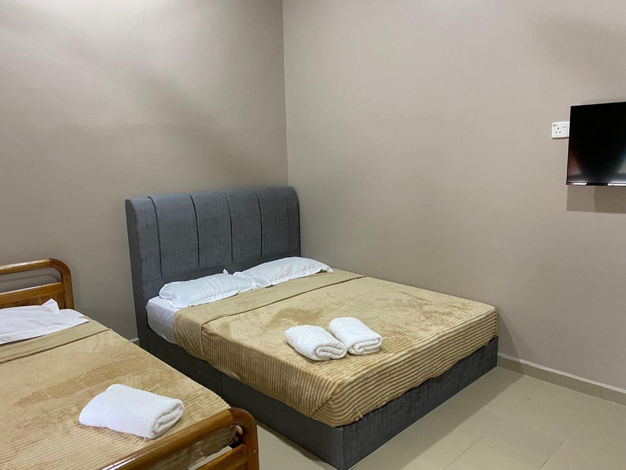 Sasuka Guesthouse Marang Luaran gambar