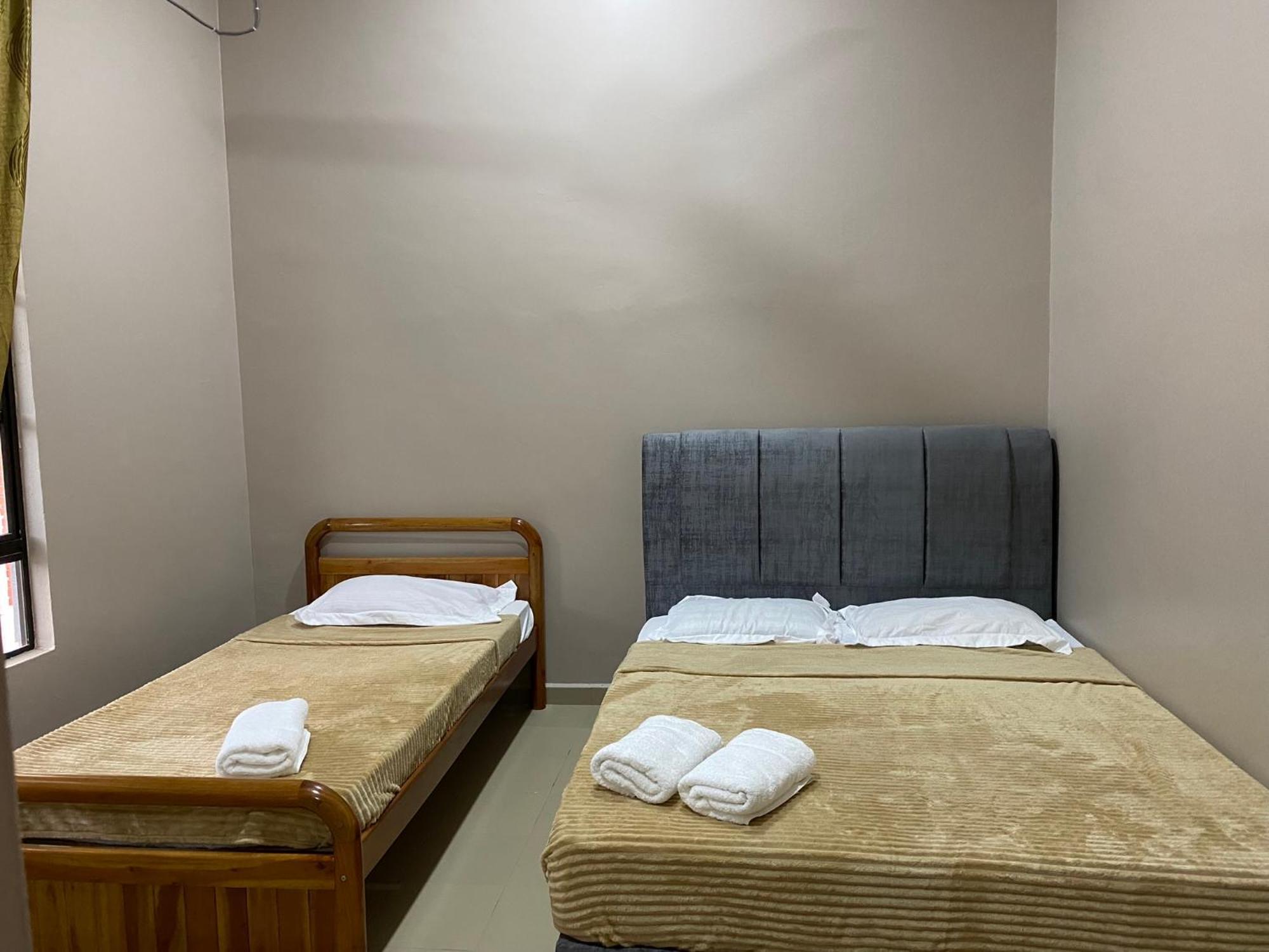 Sasuka Guesthouse Marang Luaran gambar