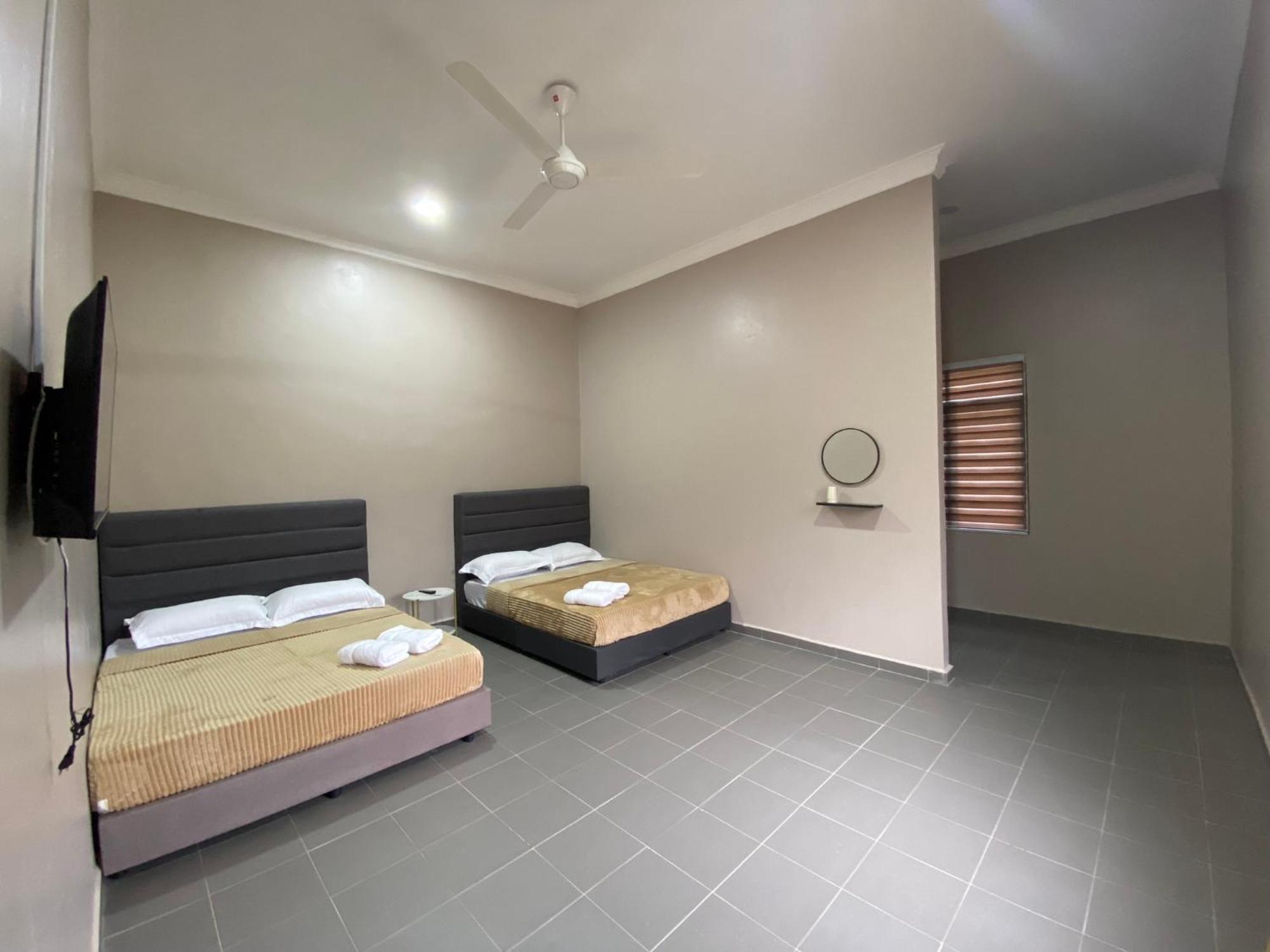 Sasuka Guesthouse Marang Luaran gambar